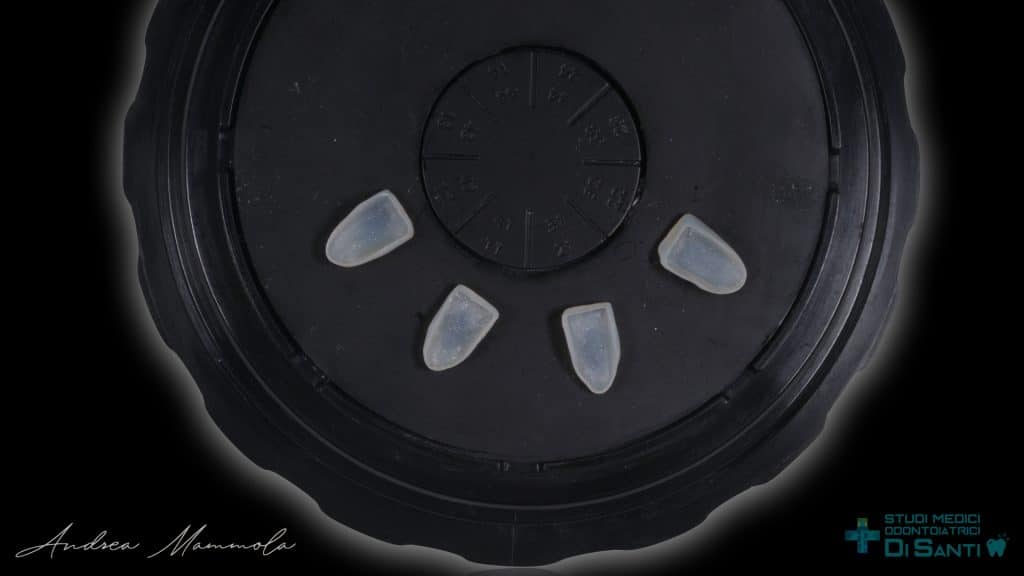 18AC4EEF-A939-4327-8114-FF3510AF1938