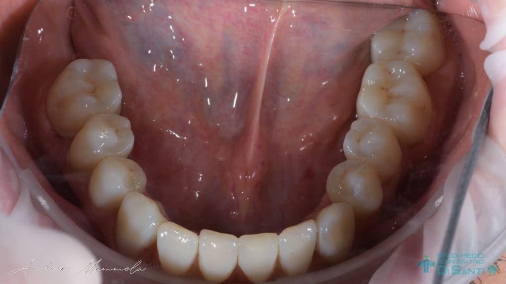 FD098E74-D669-47BA-859C-9E6FC9137240