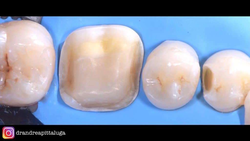 22C48B72-B12B-4E5B-9636-CED211C249B9